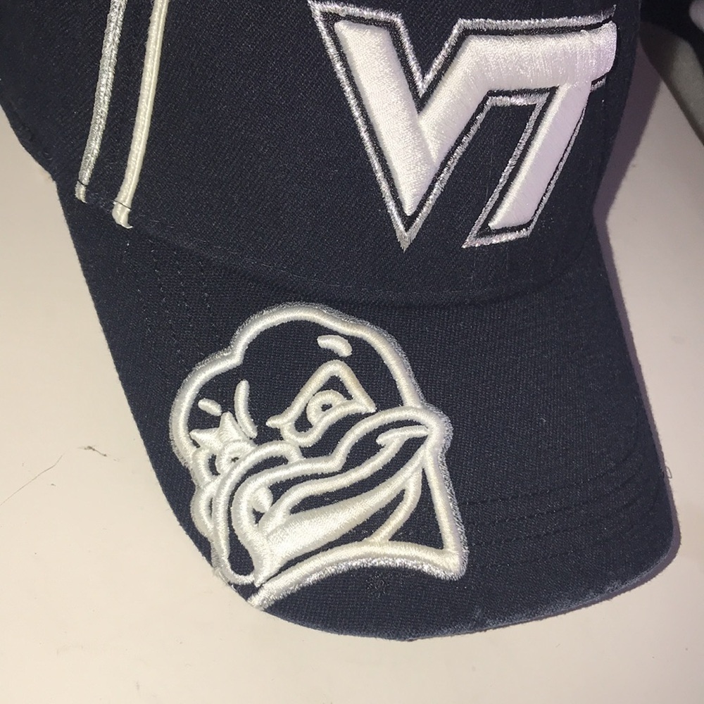 Men’s VT One-Fit Logo Cap - Picture 4 of 10